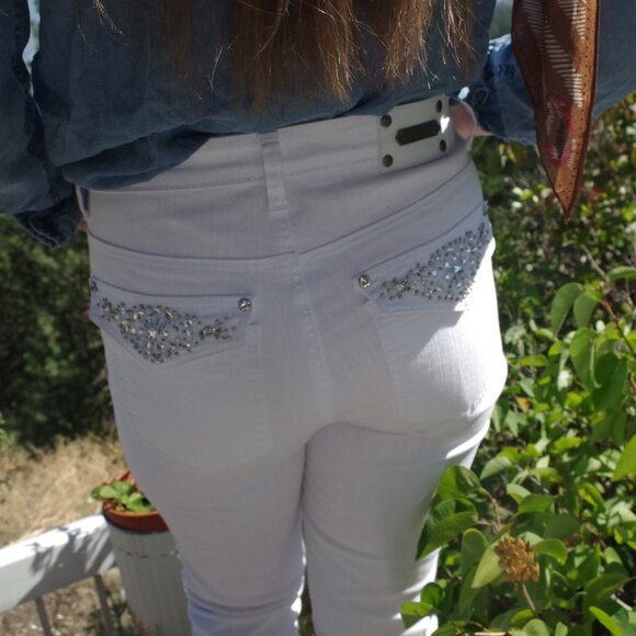 White Luxe Capris Rhinestone Pockets - Picture 4 of 7